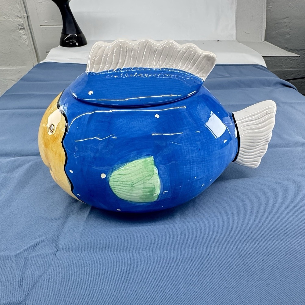 Certified International Coco Dowley Fish Canister Ceramic Blue Whine with Lid - Picture 2 of 9